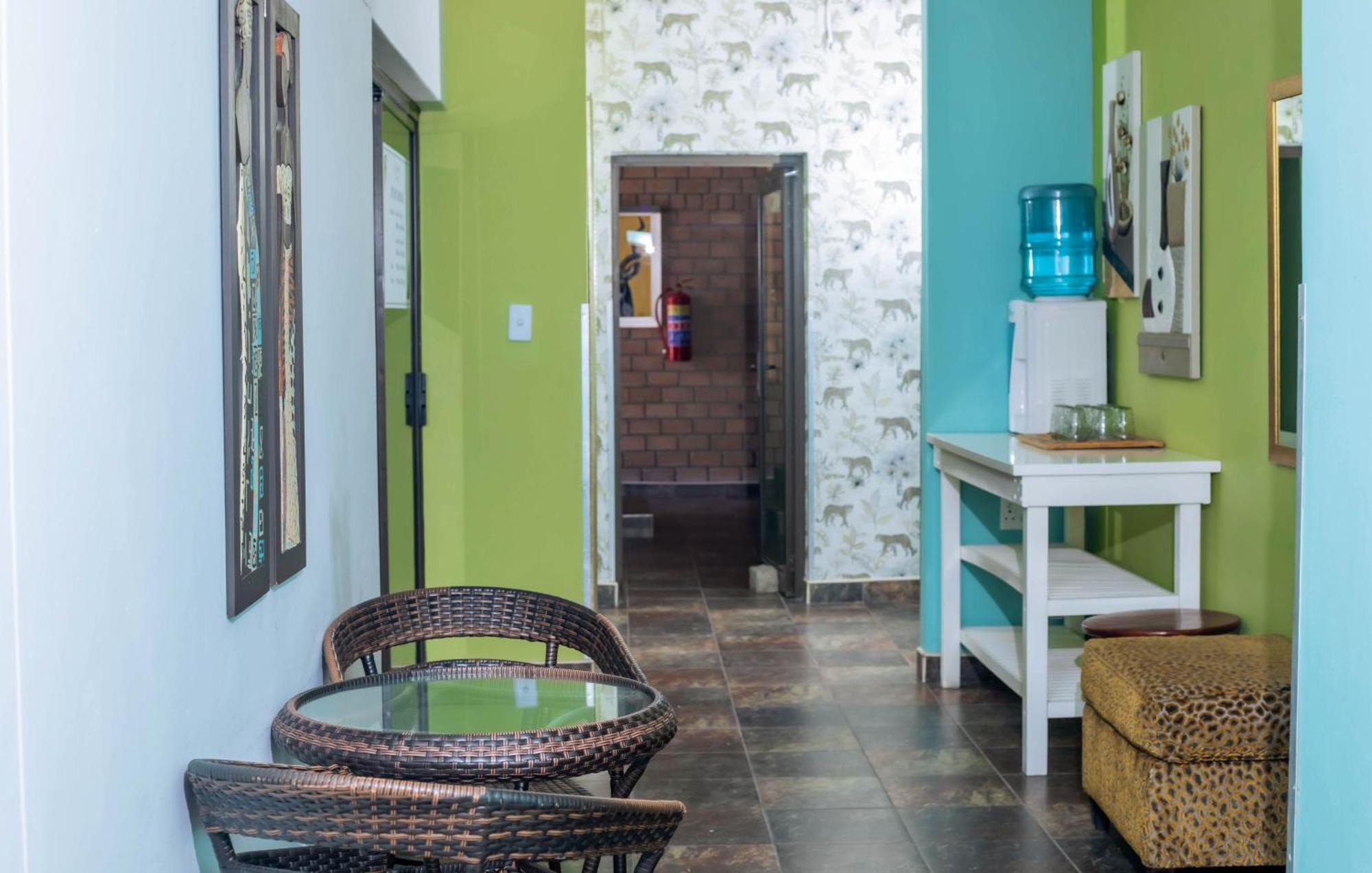 Road House Guest House Omuthiya المظهر الخارجي الصورة